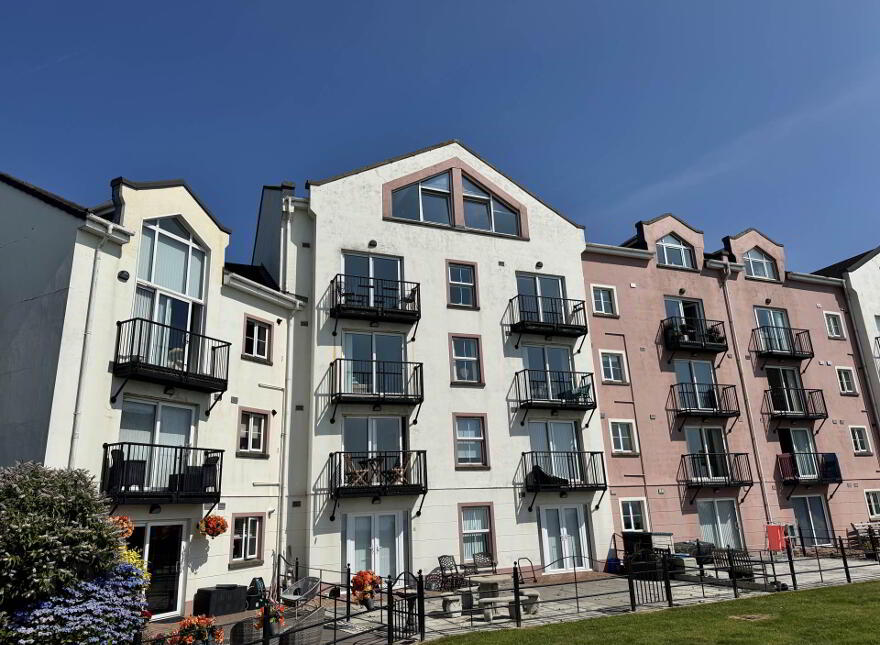 29 Castlerocklands, Carrickfergus, BT38 8FY photo