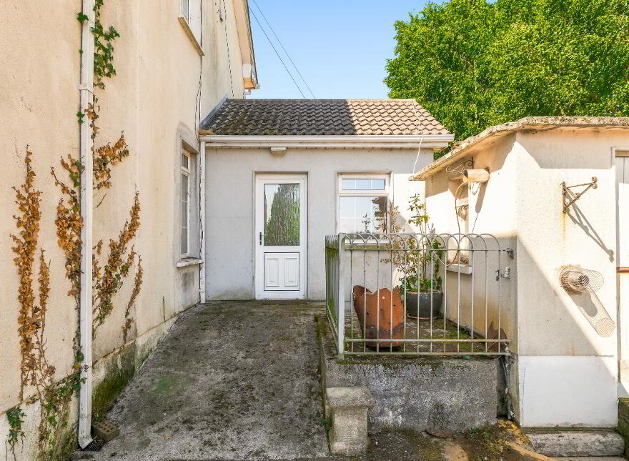 Arles, Ballickmoyler, Arles, R93A4P1