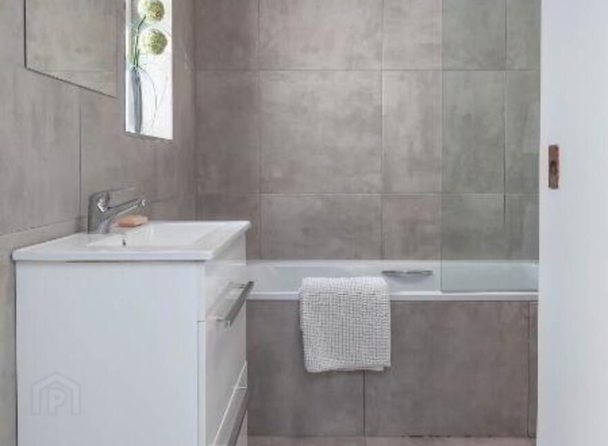 Apt 1, 45 Camden Street, Belfast, BT9 6AT