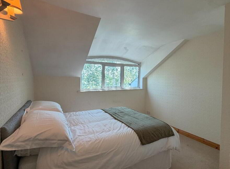 Moyleen House, Ardee Road, Carrickmacross, A81AF58