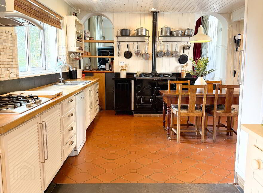 Moyleen House, Ardee Road, Carrickmacross, A81AF58