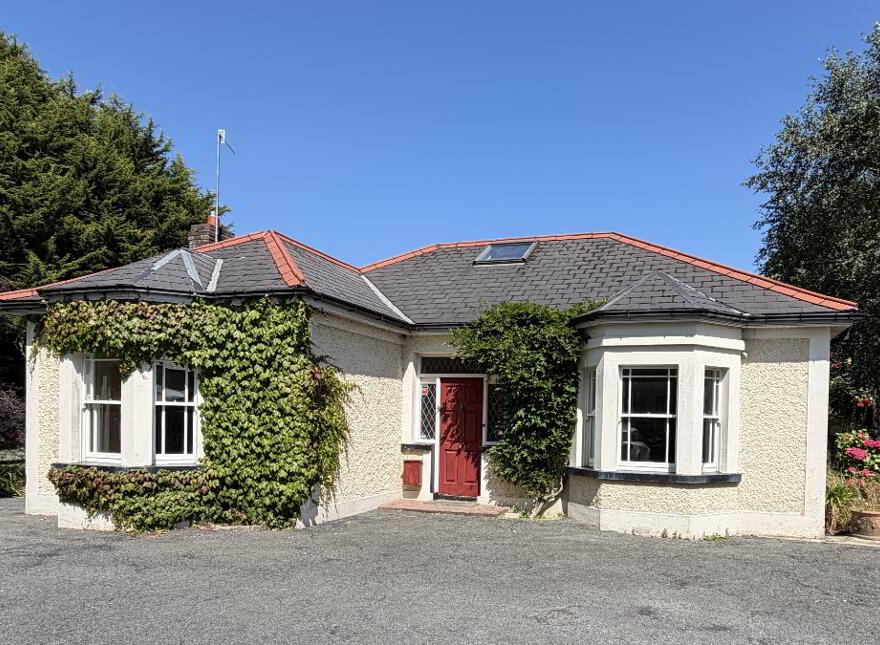 Moyleen House, Ardee Road, Carrickmacross, A81AF58