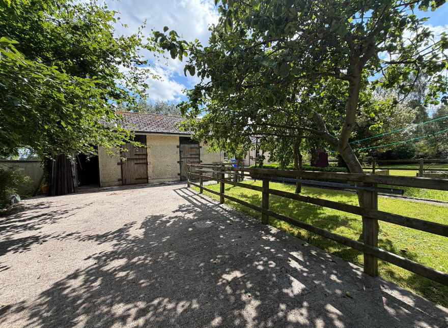 Moyleen House, Ardee Road, Carrickmacross, A81AF58