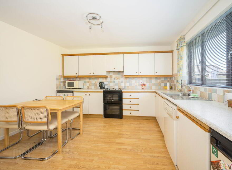 47 Laurelgrove Dale, Belfast, BT8 6ZE