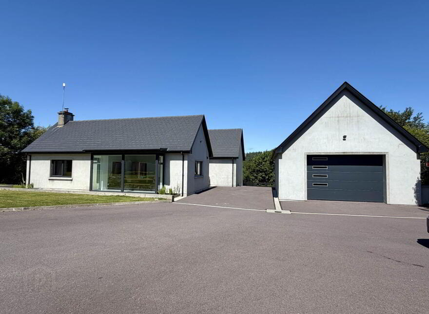 Lackenalooha, Clonakilty, P85DH64