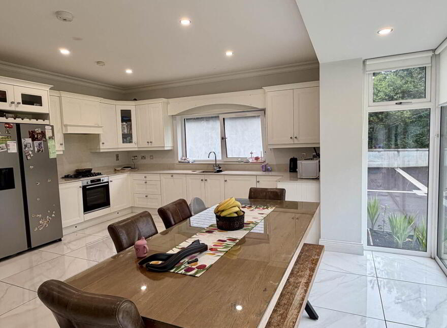 Lackenalooha, Clonakilty, P85DH64