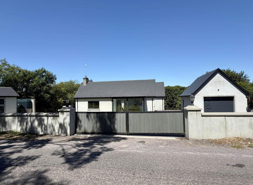 Lackenalooha, Clonakilty, P85DH64