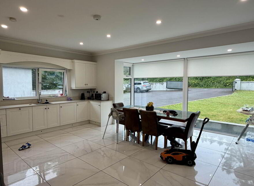 Lackenalooha, Clonakilty, P85DH64