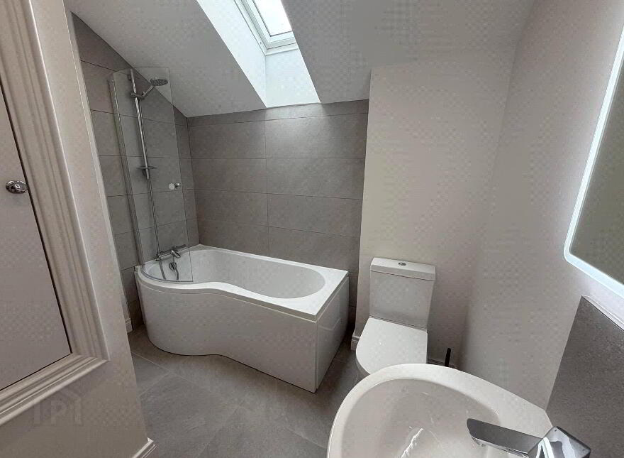 102b Ro Rua, Toomebridge, BT41 3PG