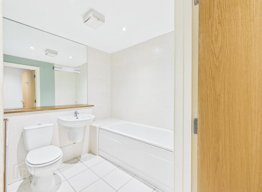 Apt 51, Milfort Mews, Glenburn Road, Dunmurry, Belfast, BT17 9JE