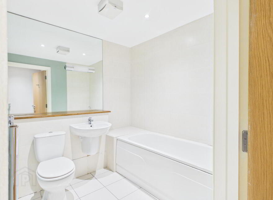 Apt 51, Milfort Mews, Glenburn Road, Dunmurry, Belfast, BT17 9JE