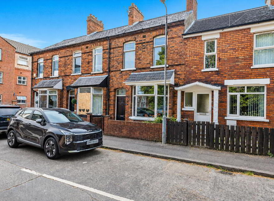 125 Parkgate Avenue, Belfast, BT4 1JB