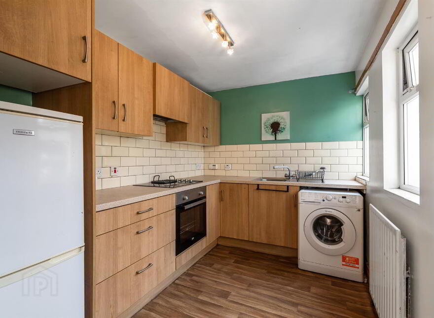 125 Parkgate Avenue, Belfast, BT4 1JB