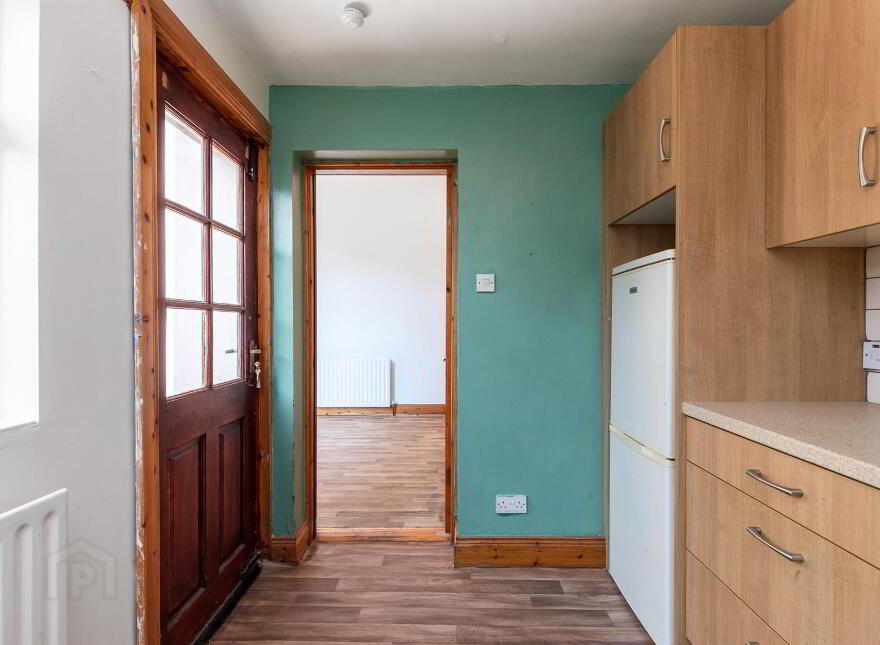 125 Parkgate Avenue, Belfast, BT4 1JB