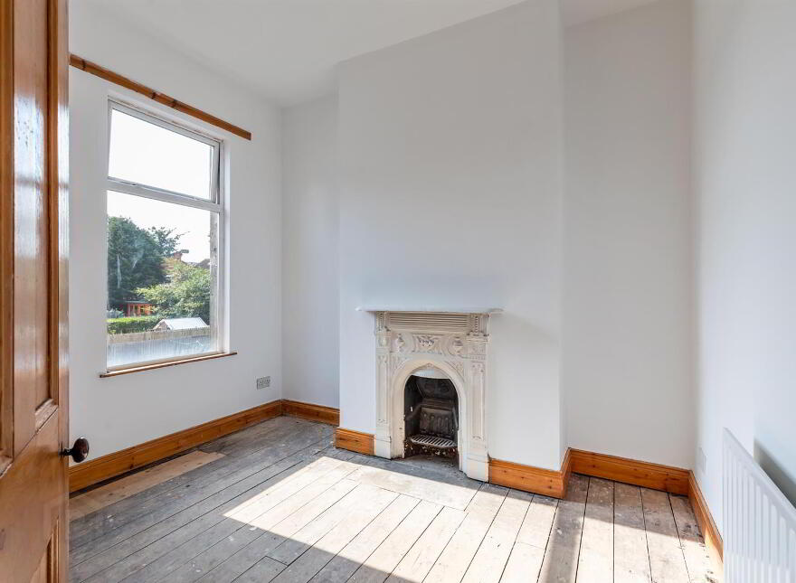 125 Parkgate Avenue, Belfast, BT4 1JB