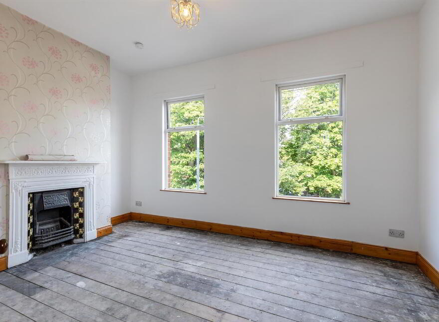 125 Parkgate Avenue, Belfast, BT4 1JB