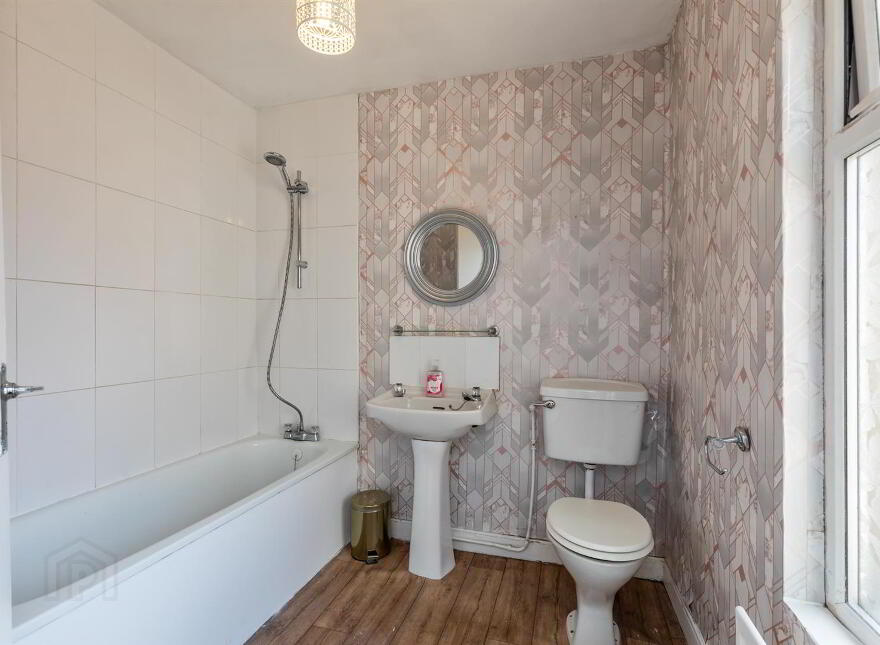 125 Parkgate Avenue, Belfast, BT4 1JB