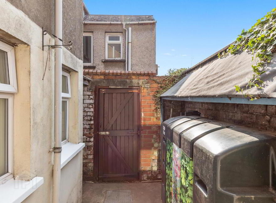 125 Parkgate Avenue, Belfast, BT4 1JB