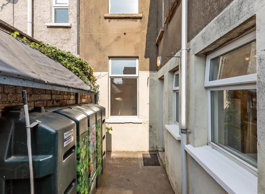 125 Parkgate Avenue, Belfast, BT4 1JB