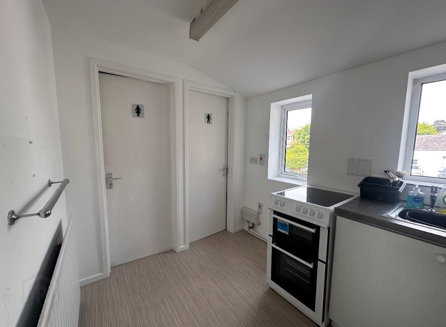 33 Ballynahinch Road, Carryduff, BT8 8EH
