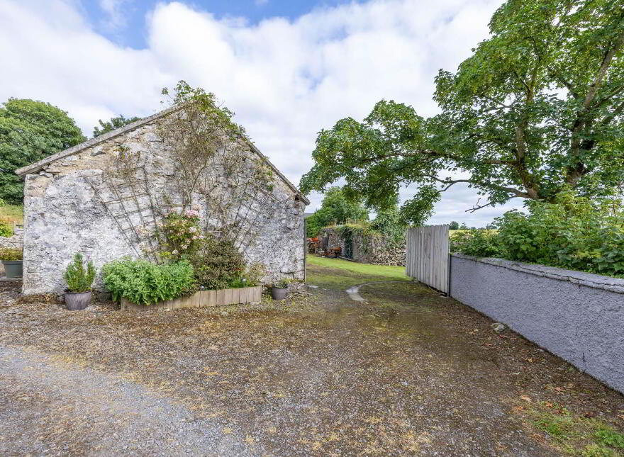 Lismacanigan Lower, Mountnugent, A82WA48
