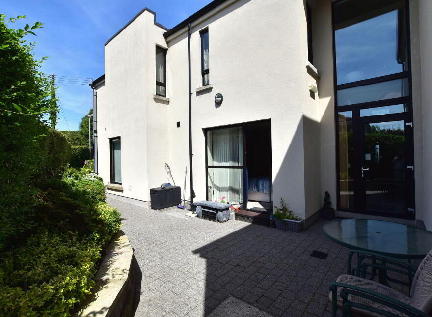 1 Queensway Mews, Lambeg, Lisburn, BT27 4RH