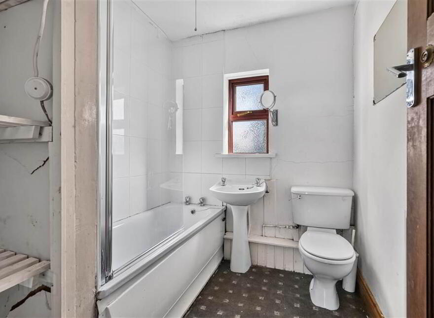 22 Ava Parade, Ormeau, Belfast, BT7 3BU