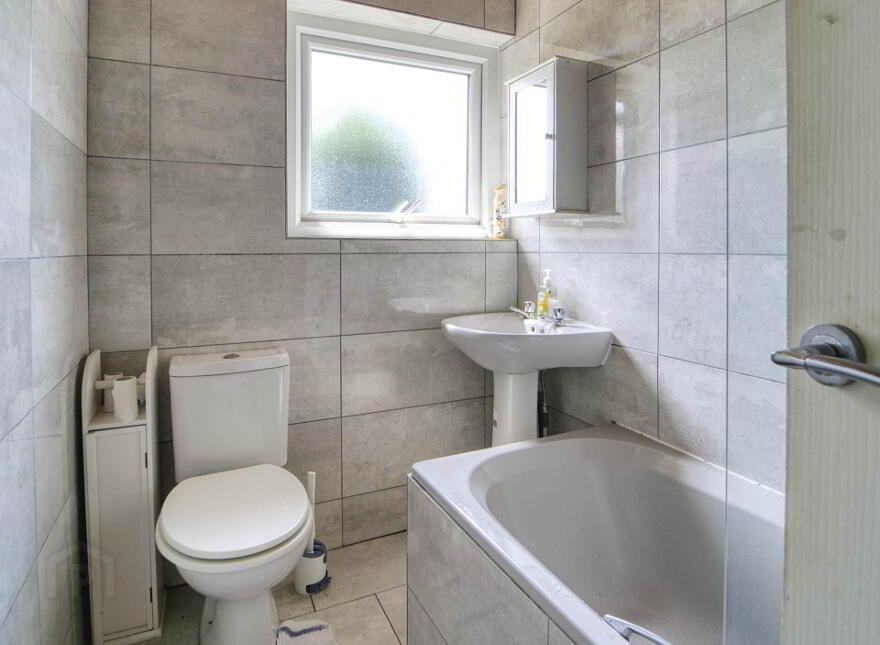 11 Rowan Drive, Dunmurry, Belfast, BT17 9PX