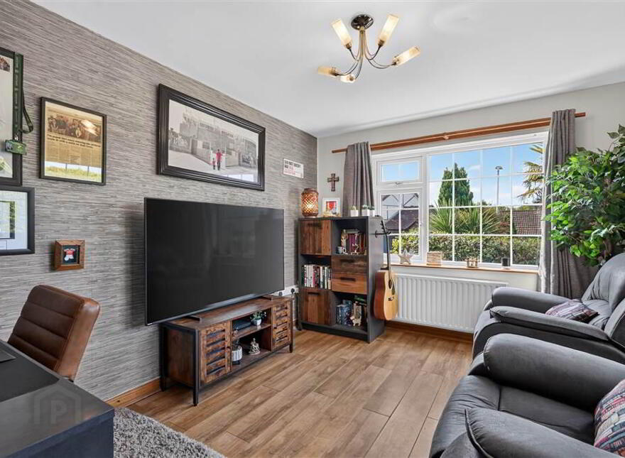 10 Baronscourt Gardens, Carryduff, Belfast, BT8 8EW