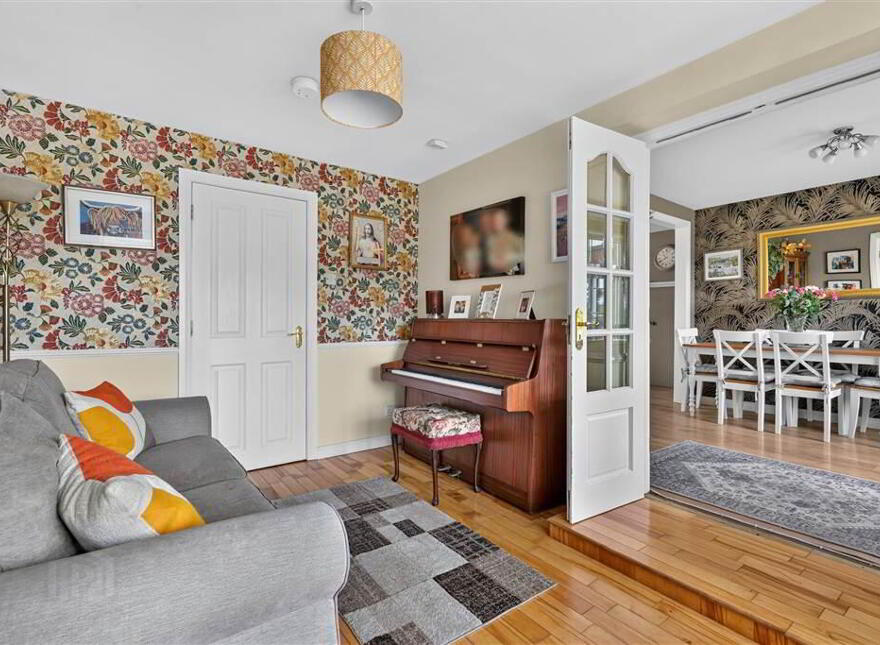 10 Baronscourt Gardens, Carryduff, Belfast, BT8 8EW