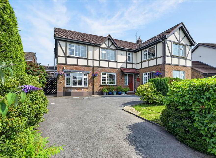 10 Baronscourt Gardens, Carryduff, Belfast, BT8 8EW