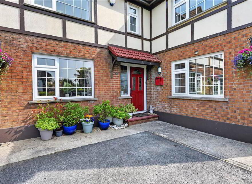 10 Baronscourt Gardens, Carryduff, Belfast, BT8 8EW