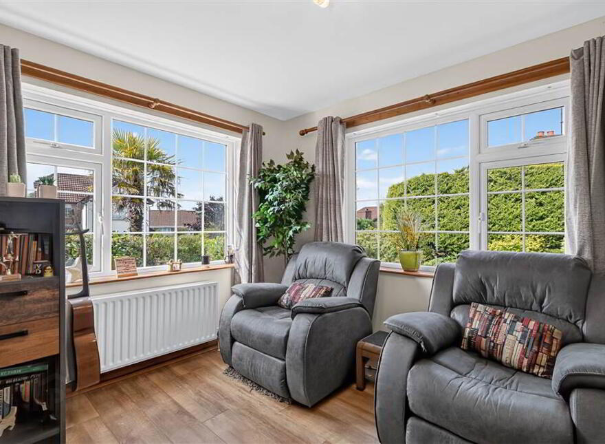 10 Baronscourt Gardens, Carryduff, Belfast, BT8 8EW