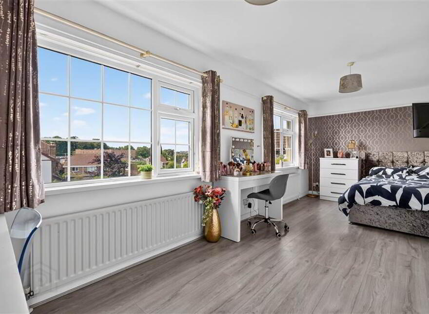 10 Baronscourt Gardens, Carryduff, Belfast, BT8 8EW