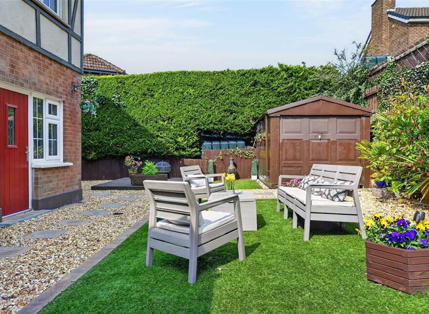 10 Baronscourt Gardens, Carryduff, Belfast, BT8 8EW