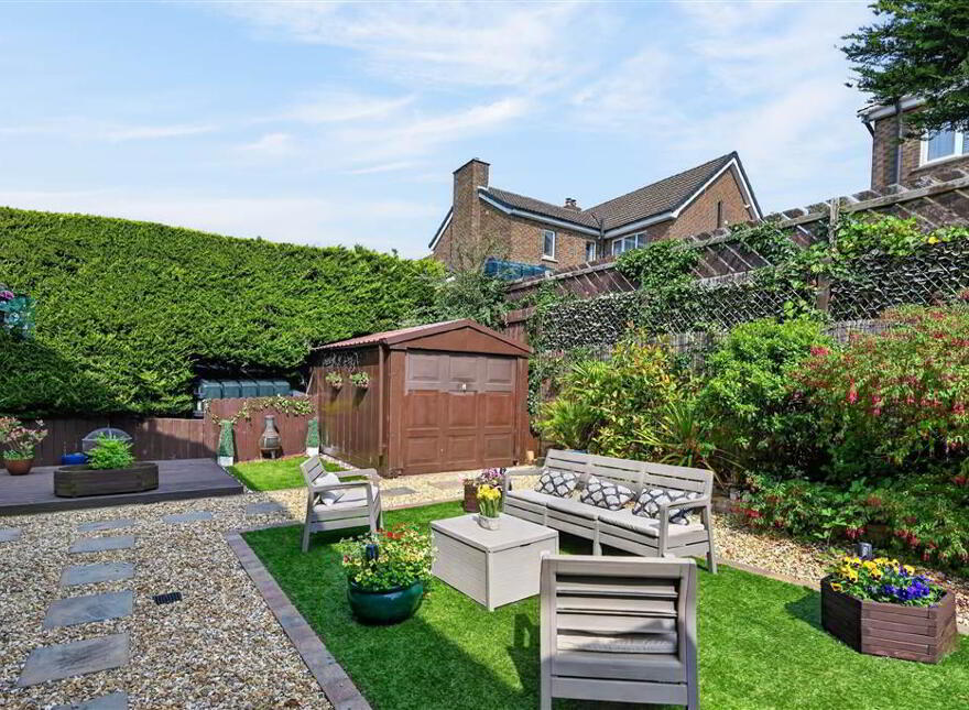 10 Baronscourt Gardens, Carryduff, Belfast, BT8 8EW
