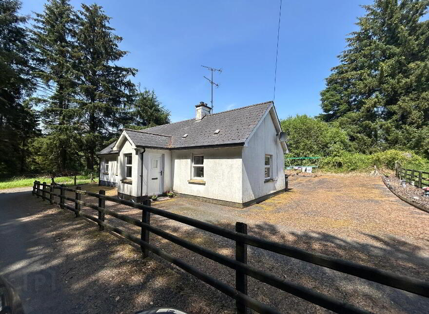 Loughmacrory Lodge, Loughmacrory Road, Loughmacrory, Omagh, BT79 9LG