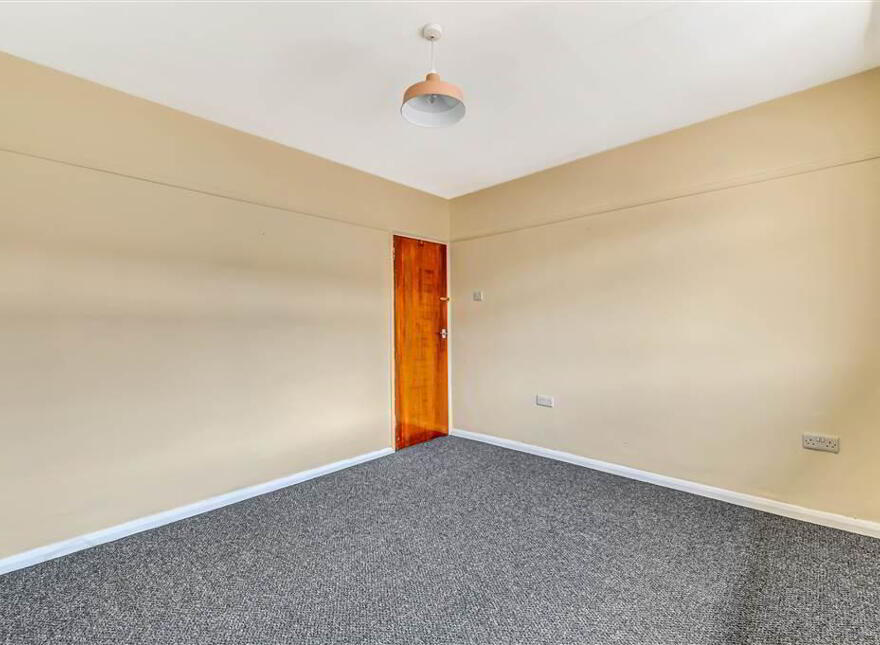 6 Kinbane Way, Finaghy, Belfast, BT10 0DN