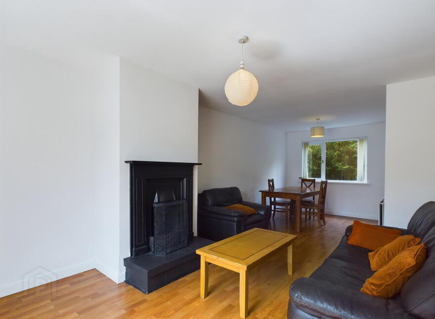 8 Hampton Parade, Sunnyside Street, Belfast, BT7 3EQ