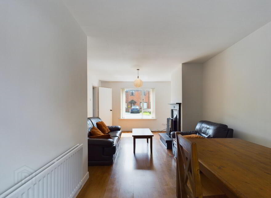8 Hampton Parade, Sunnyside Street, Belfast, BT7 3EQ