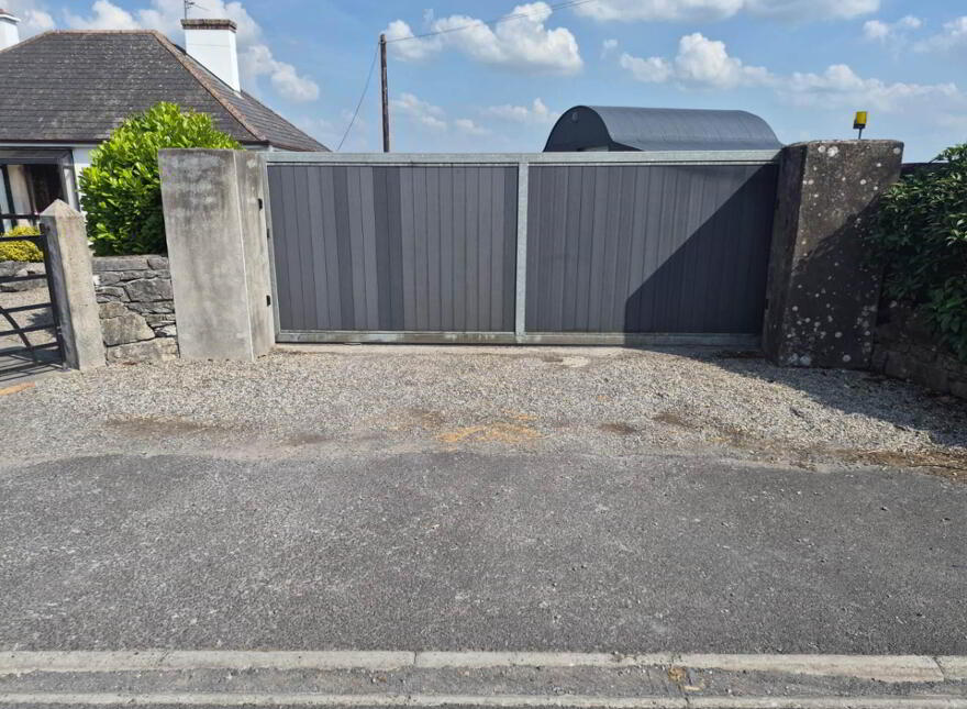 Commercial Yard & Outbuildings, Claregalway, H91W13C