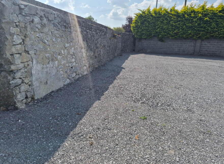 Commercial Yard & Outbuildings, Claregalway, H91W13C