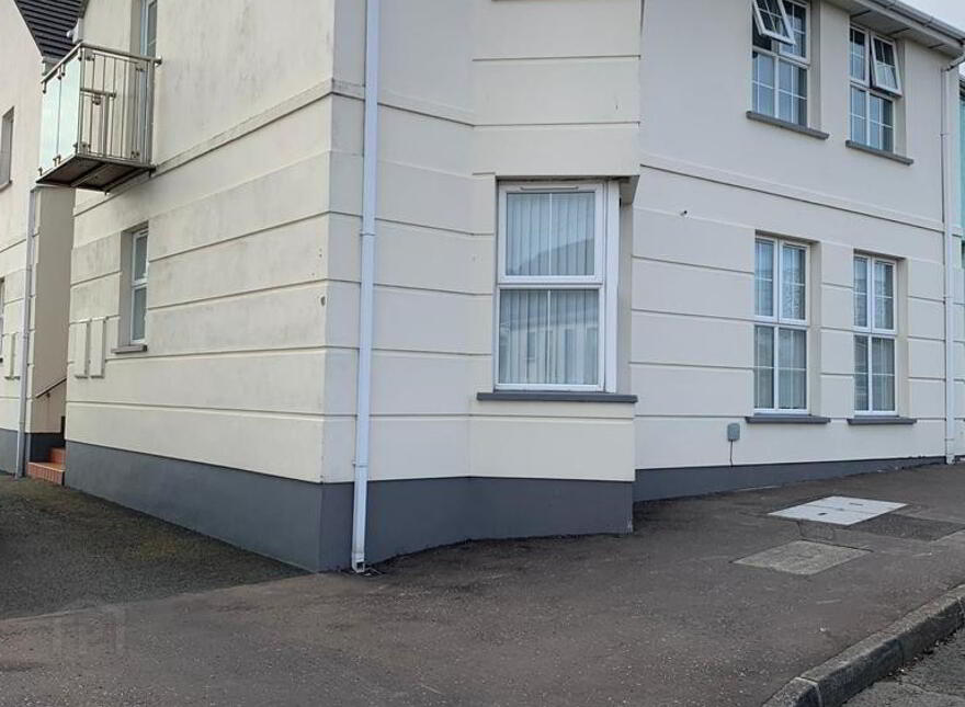 STUDENT LET 2025-26, 11a Garden Avenue, Portstewart, BT55 7AW