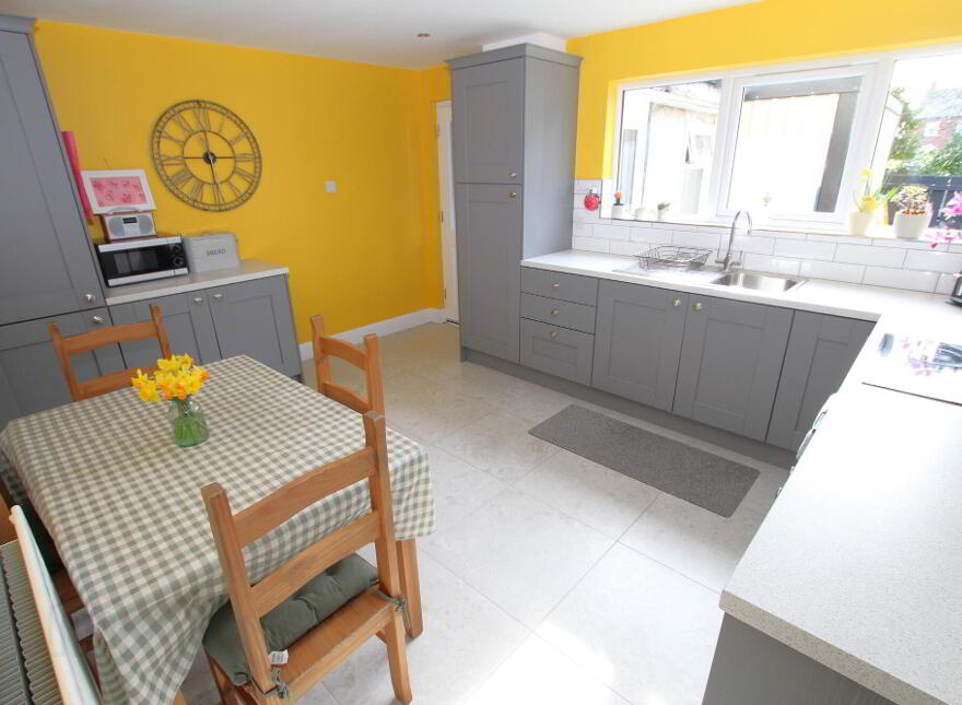 18 Glenoak Gardens, Crumlin, BT29 4ET
