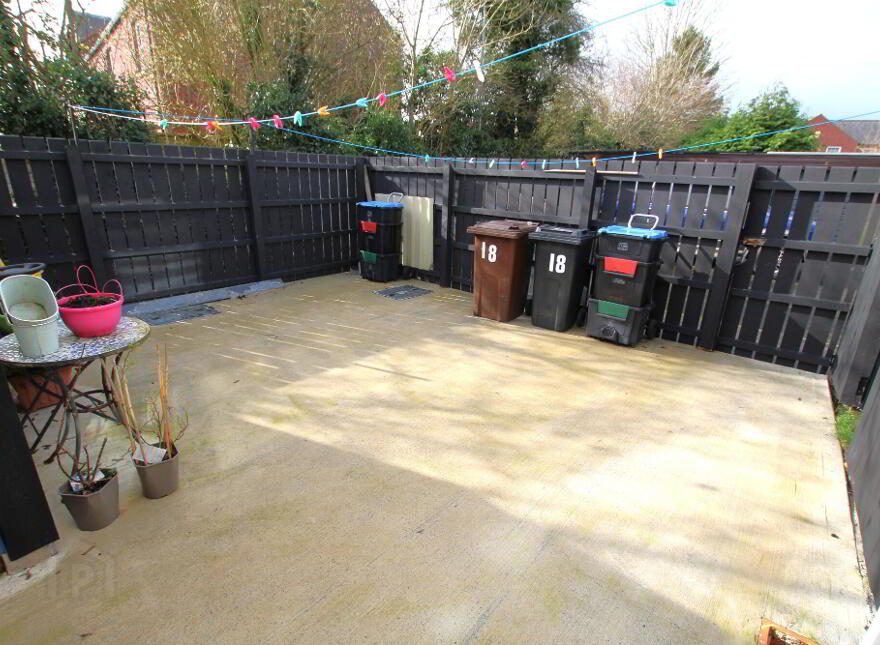 18 Glenoak Gardens, Crumlin, BT29 4ET