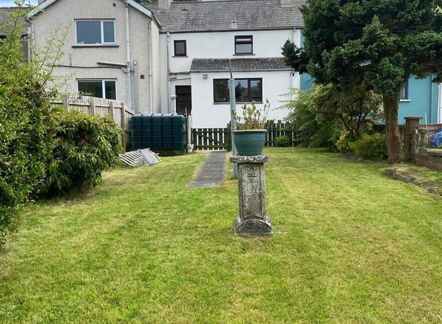 6 Mossvale Road, Dromore, BT25 1DQ