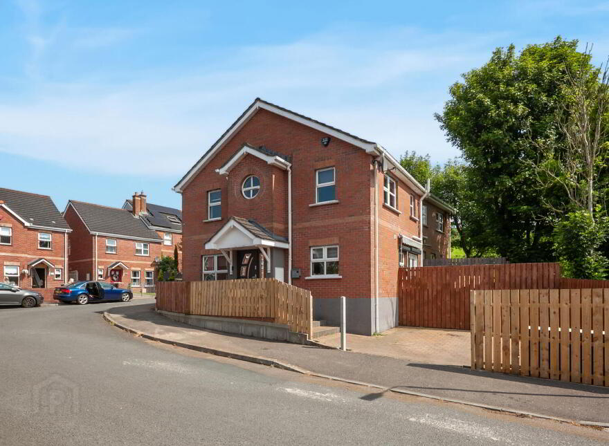 4 Wolfhill Manor, Belfast, BT14 8DE