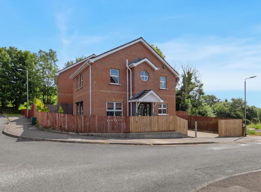 4 Wolfhill Manor, Belfast, BT14 8DE