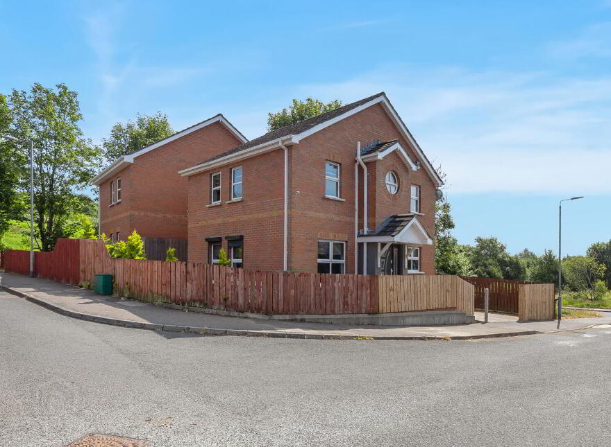 4 Wolfhill Manor, Belfast, BT14 8DE