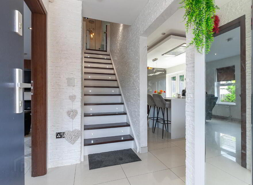 4 Wolfhill Manor, Belfast, BT14 8DE